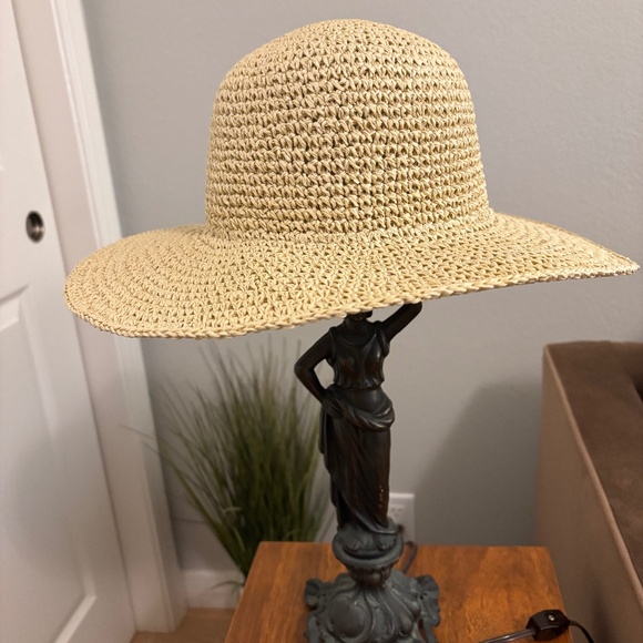 Summer straw floppy hat - Picture 1 of 4